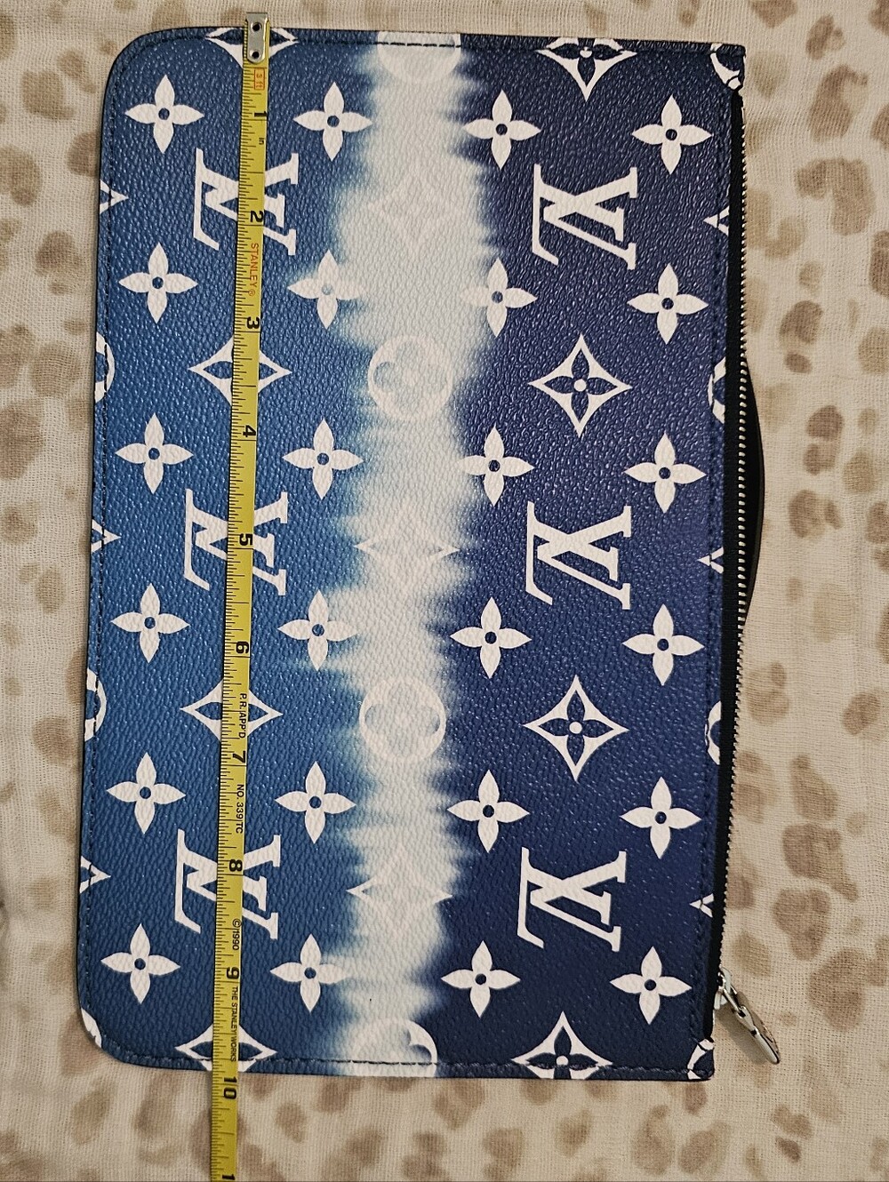 Louis Vuitton Escale Wristlet Pouch💙 - Picture 7 of 8